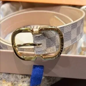Louis Vuitton | Accessories | Louis Vuitton Gold And Cream  display picture 3